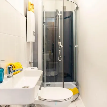 Cozy 2 Next To Hermannstraße Apartment