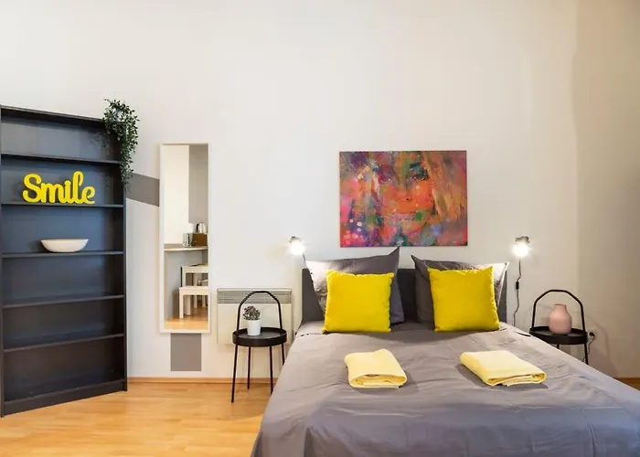 Cozy 2 Next To Hermannstrasse Appartamento