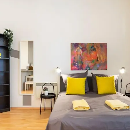 Cozy 2 Next To Hermannstrasse 公寓